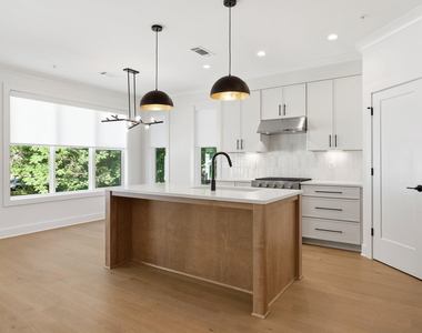 403 Chatham View Road - Photo Thumbnail 10