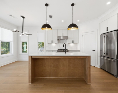 403 Chatham View Road - Photo Thumbnail 5