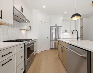 403 Chatham View Road - Photo Thumbnail 8