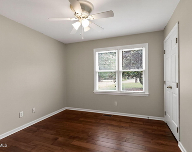 7209 Silver Maple Street - Photo Thumbnail 14