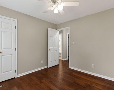 7209 Silver Maple Street - Photo Thumbnail 16