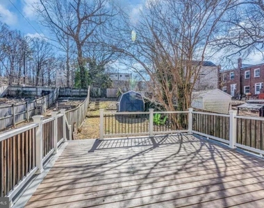 4011 Blaine Street Ne - Photo Thumbnail 4
