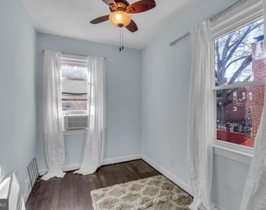4011 Blaine Street Ne - Photo Thumbnail 7