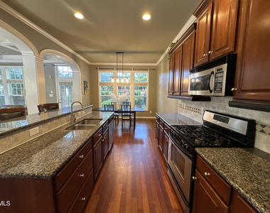 13336 Ashford Park Drive - Photo Thumbnail 7