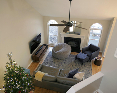 108 Channing Lane - Photo Thumbnail 4