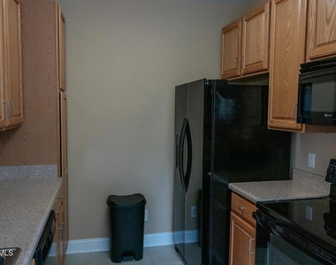 822 Providence Glen Drive - Photo Thumbnail 7