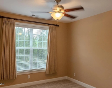 822 Providence Glen Drive - Photo Thumbnail 8