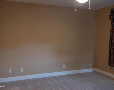 822 Providence Glen Drive - Photo Thumbnail 13