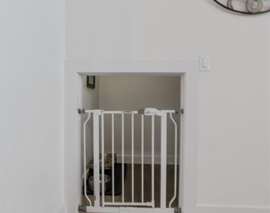 4020 Airport Blvd - Photo Thumbnail 11