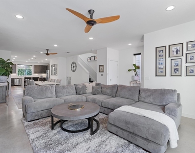 4020 Airport Blvd - Photo Thumbnail 31