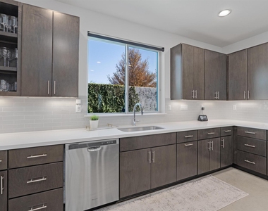 4020 Airport Blvd - Photo Thumbnail 32