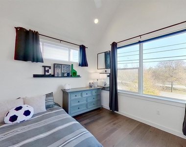 4020 Airport Blvd - Photo Thumbnail 37