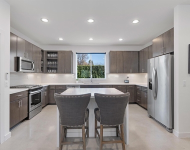 4020 Airport Blvd - Photo Thumbnail 27