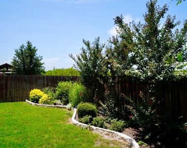 408 Wincliff Dr - Photo Thumbnail 8