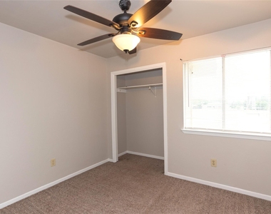1603 Onion Creek Village Dr - Photo Thumbnail 9