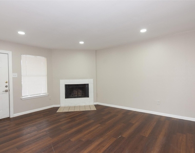 1603 Onion Creek Village Dr - Photo Thumbnail 7