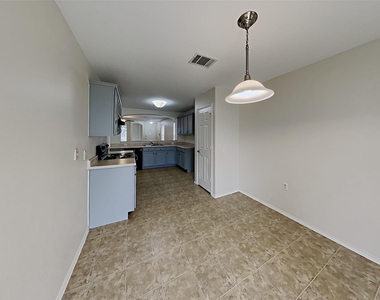 12417 Ne Sky Harbor Dr - Photo Thumbnail 4