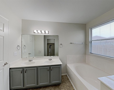 12417 Ne Sky Harbor Dr - Photo Thumbnail 8