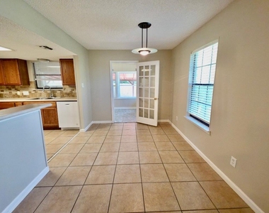 1310 Ray Berglund Blvd - Photo Thumbnail 10