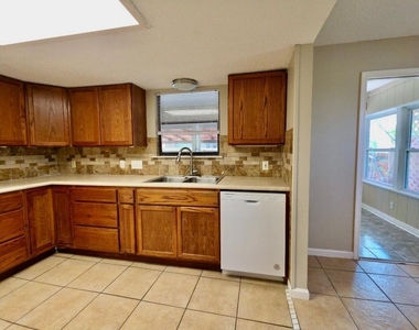 1310 Ray Berglund Blvd - Photo Thumbnail 8