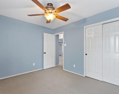 2704 Greenlee Dr - Photo Thumbnail 26
