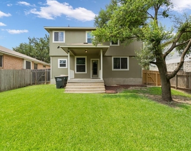 2704 Greenlee Dr - Photo Thumbnail 28