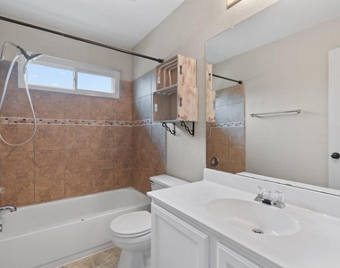 2704 Greenlee Dr - Photo Thumbnail 22