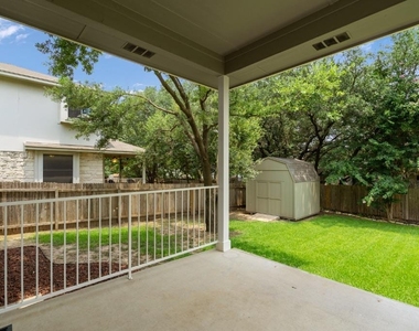 2704 Greenlee Dr - Photo Thumbnail 27