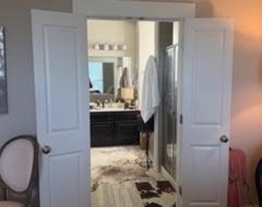 300 Ancellotta Way - Photo Thumbnail 9