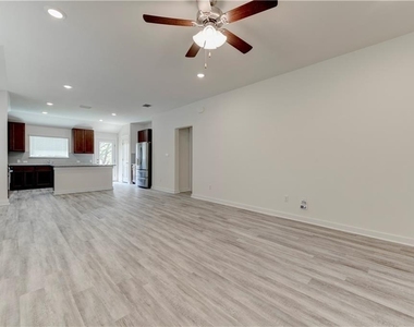 1328 Kneehigh Dr - Photo Thumbnail 7