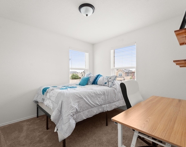 6400 Wagon Spring St - Photo Thumbnail 15