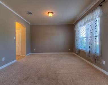 321 Limestone Trl - Photo Thumbnail 11