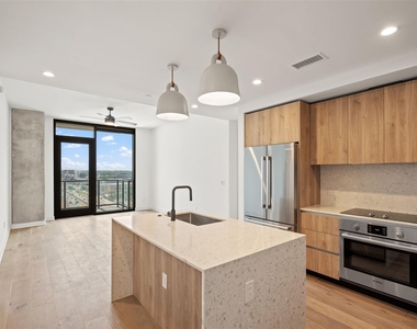 84 East Ave - Photo Thumbnail 2