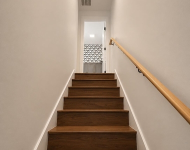 7208 Meador Ave - Photo Thumbnail 10