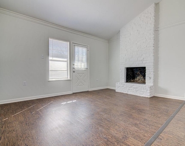 5703 Gloucester Ln - Photo Thumbnail 4
