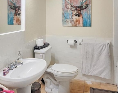 2413 S Bahama Rd - Photo Thumbnail 8