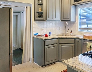 2413 S Bahama Rd - Photo Thumbnail 2