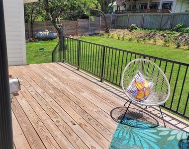 2413 S Bahama Rd - Photo Thumbnail 10