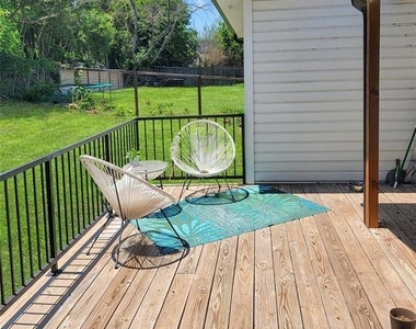 2413 S Bahama Rd - Photo Thumbnail 11