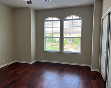 14001 Avery Ranch Blvd - Photo Thumbnail 5