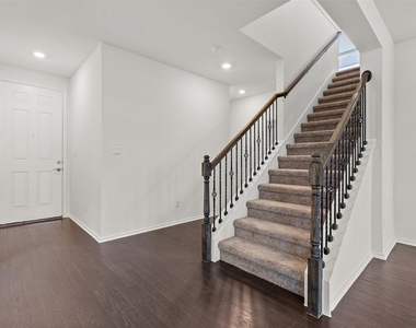 1115 Aronia Ln - Photo Thumbnail 6