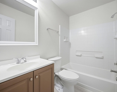 1136 Beechwood Dr - Photo Thumbnail 24
