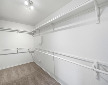 1136 Beechwood Dr - Photo Thumbnail 30