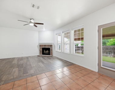 1136 Beechwood Dr - Photo Thumbnail 8