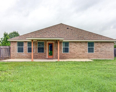 7705 Pebble Creek Dr - Photo Thumbnail 26
