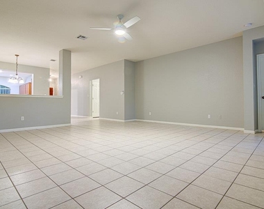 7705 Pebble Creek Dr - Photo Thumbnail 11