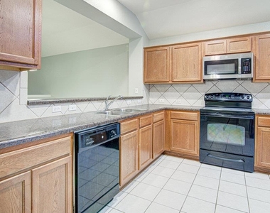 7705 Pebble Creek Dr - Photo Thumbnail 4