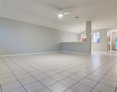 7705 Pebble Creek Dr - Photo Thumbnail 10