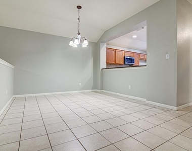 7705 Pebble Creek Dr - Photo Thumbnail 12