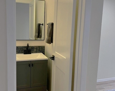 8615 Bowling Green Dr - Photo Thumbnail 9